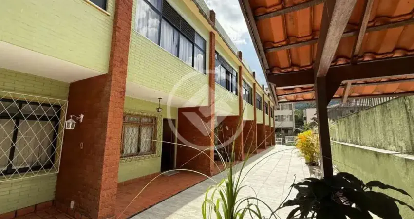 Casa em condomínio fechado com 3 quartos à venda na Rua Mello Franco, 380, Alto, Teresópolis