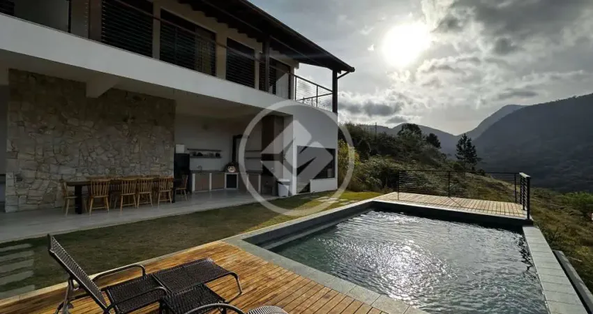 Casa com 4 suítes e 300² à venda por r$1.900.000 - vargem grande - teresópolis/rj codigo: 82273