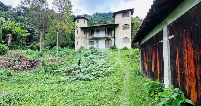 Mini sítio com casa faltando somente acabamento, 2300m², prata dos aredes, teresópolis/rj. codigo: 100539