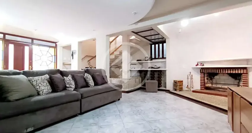 Casa em condomínio com 580 m² , com 4 suítes, no bairro Iúcas. Teresópolis / RJ codigo: 157305