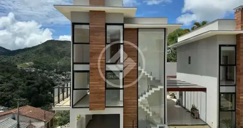 Casa triplex, 4 quartos, r$ 1.680.000,00 tijuca/teresópolis - rj codigo: 134156