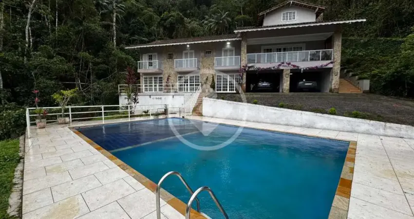 Casa linear fora de condomínio à venda, 530m2, à venda por R$2.100.000, no Comary, Teresópolis, RJ codigo: 155019