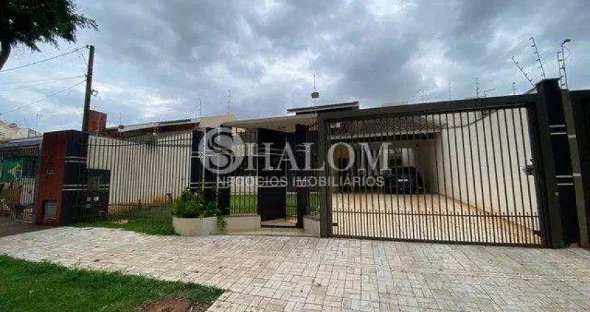 Sobrado à venda em Maringá, Jardim Universitário, com 4 quartos, com 260 m²