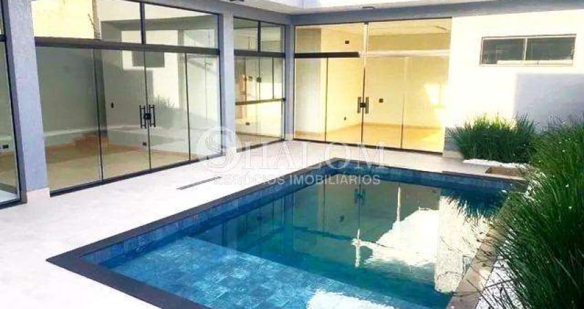 Casa à venda em Maringá, Jardim Munique, com 3 quartos, com 210 m²