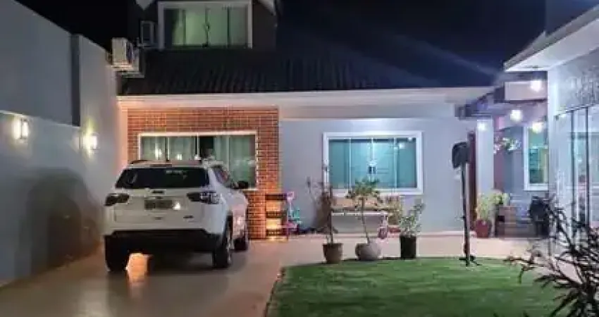 Sobrado à venda em Maringá, Jardim Indaiá, com 5 quartos, com 210 m²
