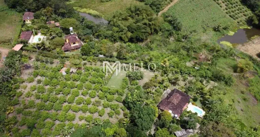Vendo chácara em chã grande 86 km do recife e 18 de gravatá 4 casas, 3 piscinas, campo de futebol, açude, poço artesiano, 3,5 ha, 700m do asfalto, documentação ok