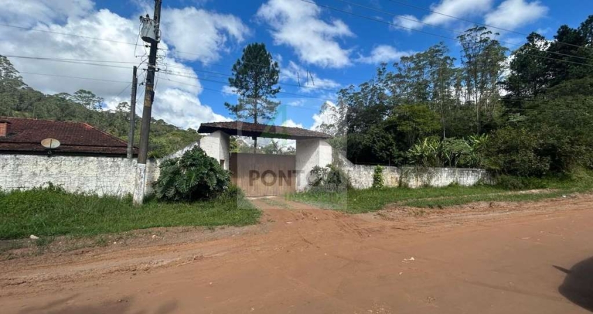 Chácara para Locação em Suzano, Clube dos Oficiais, 4 dormitórios, 1 suíte, 2 banheiros