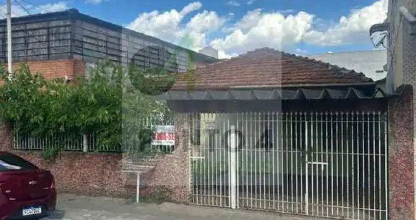 Casa à venda na Avenida Getúlio Vargas, 359, Calmon Viana, Poá