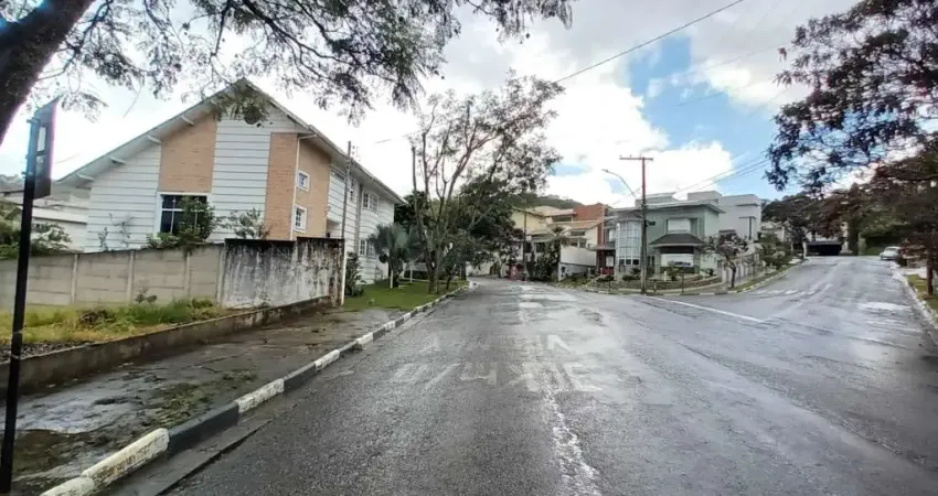 Terreno à venda no Condomínio Pitangueiras, Poços de Caldas