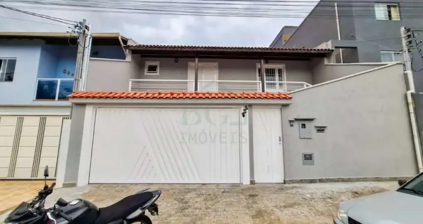 Casa com 4 quartos para alugar no Jardim das Azaléias, Poços de Caldas 