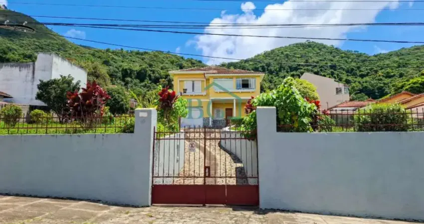 Casa com 3 quartos para alugar no Centro, Poços de Caldas
