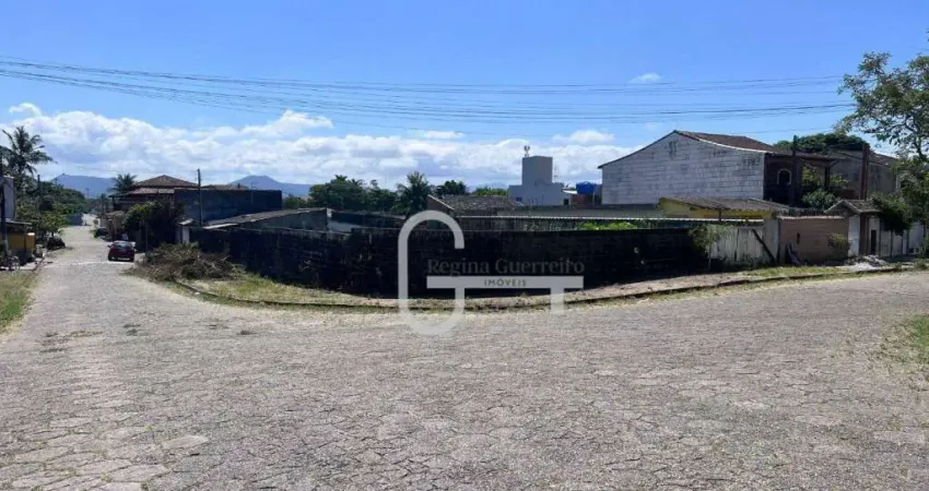 Terreno localizado no centro da cidade, contendo um área total de 700m².