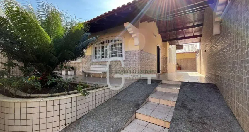 Casa com 3 dormitórios à venda, 145 m² por R$ 740.000,00 - Balneário Florida - Peruíbe/SP