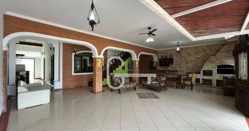 Casa com 4 dormitórios à venda, 259 m² por R$ 450.000,00 - Estância Balneária Maria Helena Novaes - Peruíbe/SP