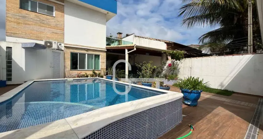 Casa com 3 dormitórios à venda, 160 m² por R$ 750.000,00 - Jardim Marcia I - Peruíbe/SP