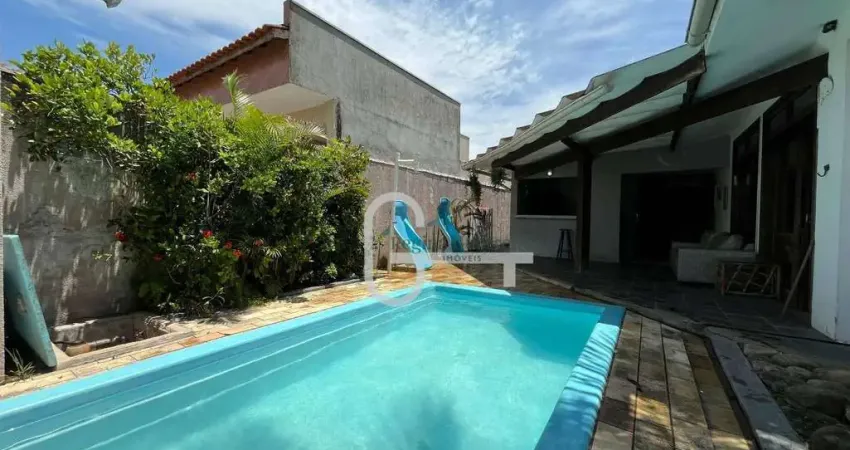 Casa com 3 dormitórios à venda, 170 m² por R$ 550.000,00 - Jardim Mar E Sol - Peruíbe/SP