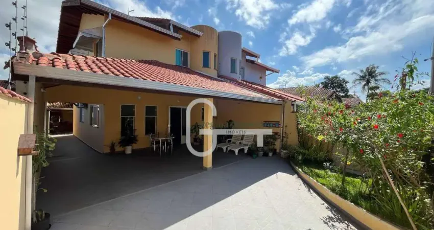 Casa com 3 dormitórios à venda, 170 m² por R$ 550.000,00 - Balneário Stella Maris - Peruíbe/SP
