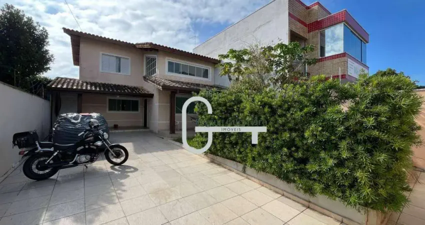 Casa com 4 dormitórios à venda, 225 m² por R$ 850.000,00 - Centro - Peruíbe/SP
