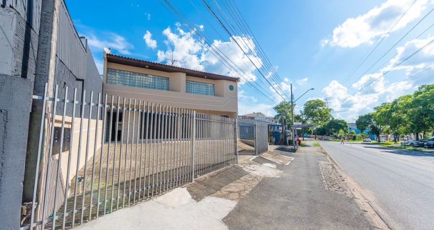 Imóvel Comercial com 5 salas localizado na continuação da Rua Londrina esquina com a Rua Cruzeiro do Sul no Sítio Cercado.