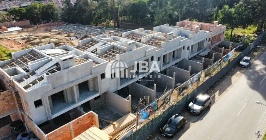 Sobrado em condomínio clube com excelente estrutura social no boqueirão