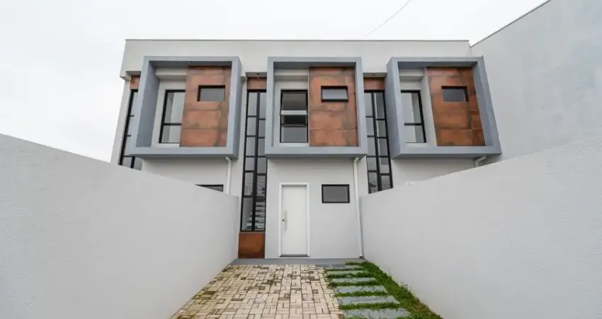 Sobrado de frente para a rua no sítio cercado próximo da igreja da congregração cristã