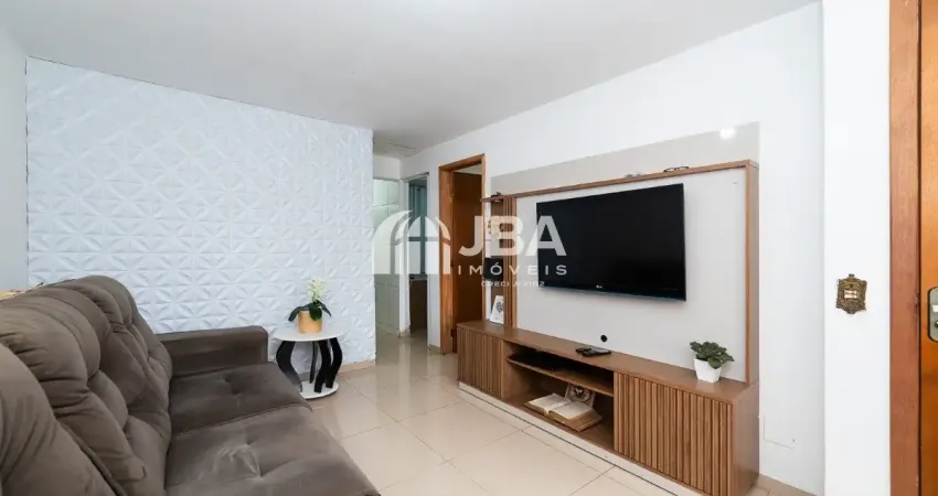 Casa térrea de frente para rua, localizada a 1 quadra da izaac