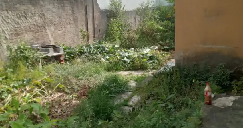 Lote 360m2 com casa velha, rua Bélgica,  1020 Eldorado