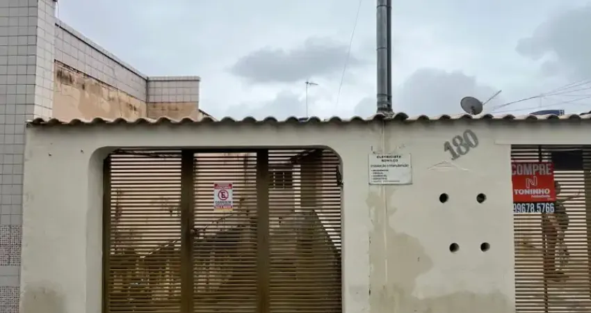 Vendo 3 casas em perfeito estado  no bairro gloria rua belgica numero 180