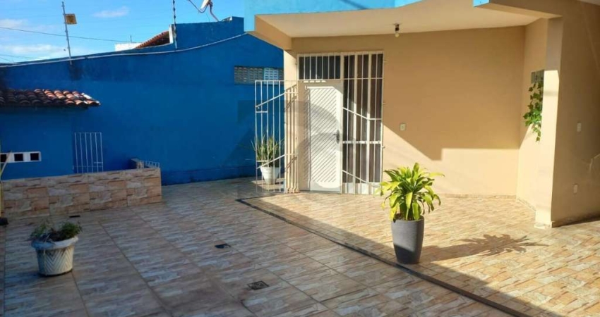 Casa Para Vender com 4 quartos 1 suíte no bairro Coroa do Meio em Aracaju