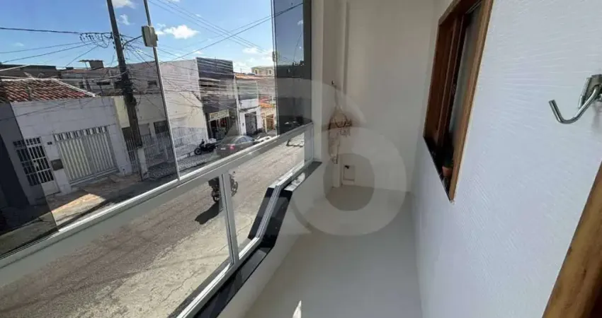 Casa Para Vender com 4 quartos 1 suíte no bairro Getúlio Vargas em Aracaju