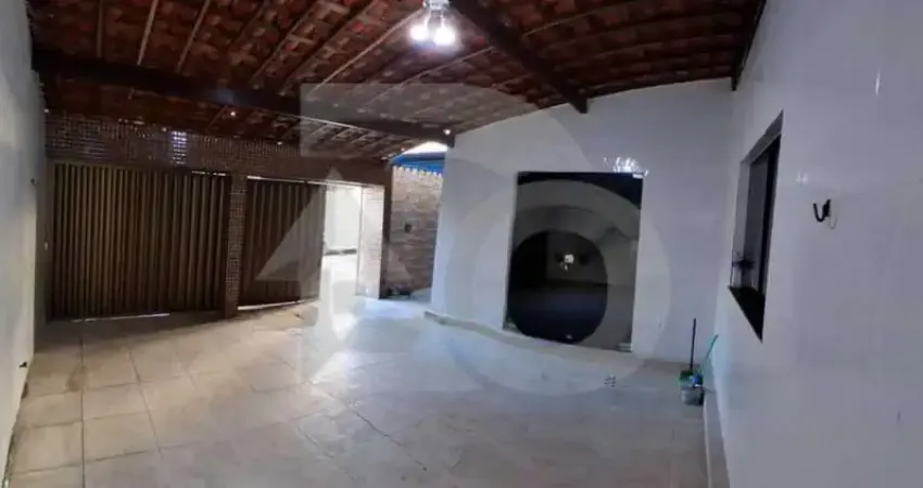 Casa Para Vender com 3 quartos no bairro Farolândia em Aracaju
