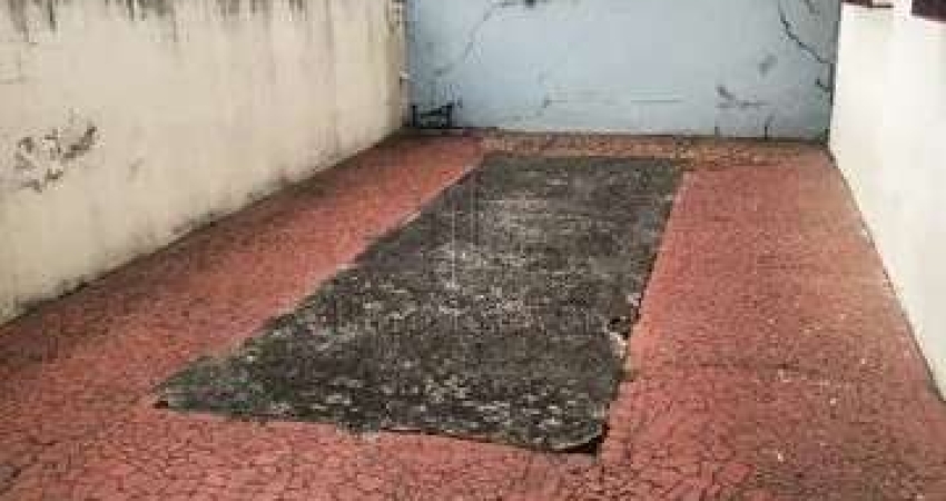 Terreno com Construção Antiga no Jardim Bela Vista, Santo André