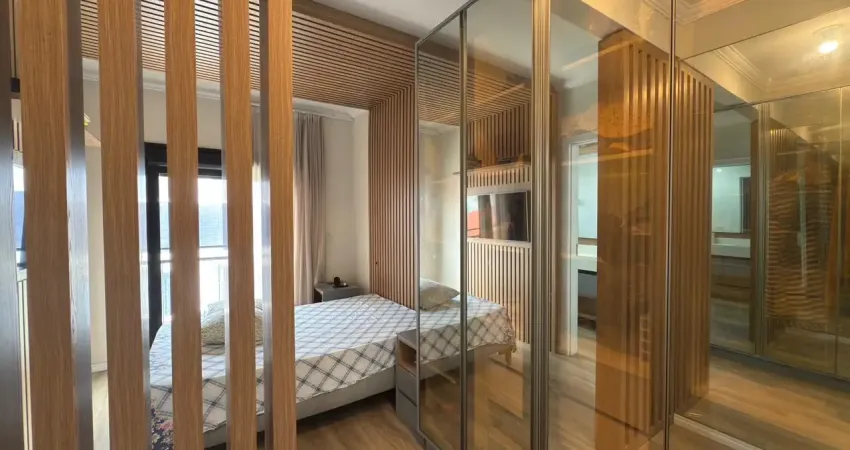 Apartamento mobiliado de 3 dormitórios a 700m do mar em área nobre