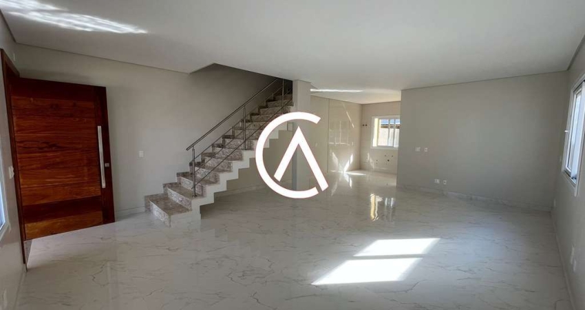 CASA ALTO PADRÃO - Excelente localização, espaçosa e com ótimo acabamento.