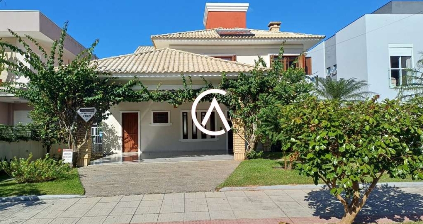 Exclusiva Casa 4 Suítes com Piscina - A 600m da Praia em Florianópolis!