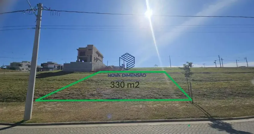 Terreno em aclive no condomínio terras alpha são josé dos campos.