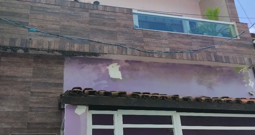 Casa com 4 quartos à venda na Rua Doutor Edgard Barros, 88, Amaralina, Salvador