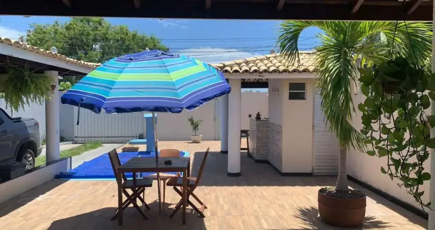 Imóveis de alto padrão em Buraquinho, Lauro de Freitas-BA: 4 quartos, 3 suítes, 4 banheiros, 2 vagas de garagem, 200m².