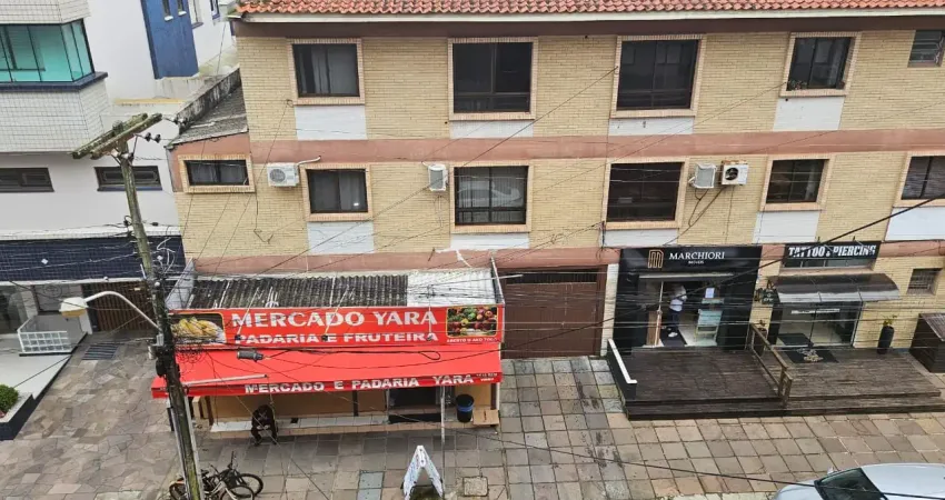 Apartamento 01 dormitório com sacada de frente no centro de capão da canoa!