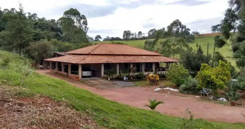 Sítio para Venda em Santa Rita de Caldas, Rio Pardo, 3 dormitórios, 2 banheiros, 6 vagas