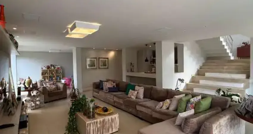 Casa em condomínio fechado com 5 quartos à venda na Rua das Bromélias, Alphaville I, Salvador