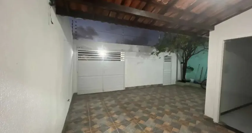 Casa com 2 quartos à venda na Rua Vinte e Cinco, 394, Santa Maria, Aracaju