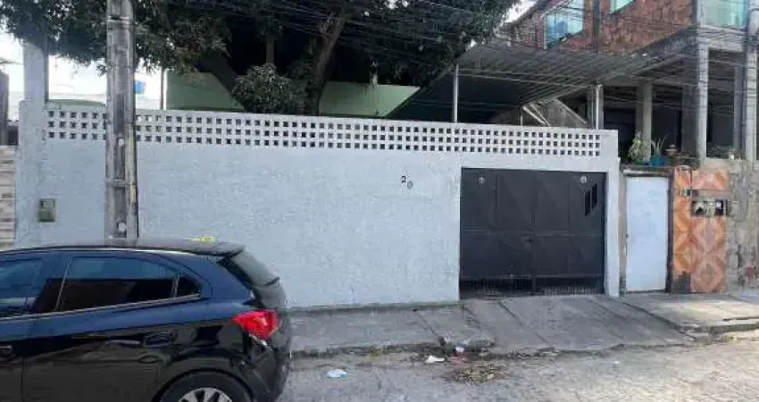 Casa com 3 quartos para alugar na Rua José Pergentino de Oliveira, 20, Ouro Preto, Olinda