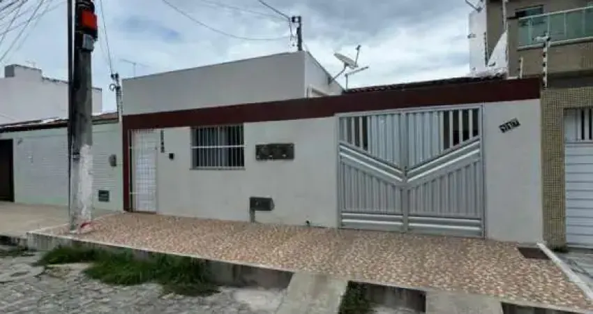 Casa com 3 quartos à venda na Rua Edson de Oliveira, 117, Farolândia, Aracaju