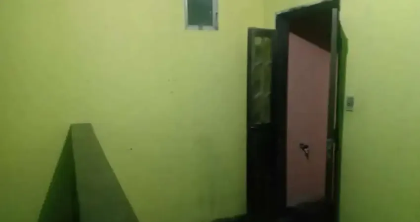 Casa com 1 quarto para alugar na Travessa Tiradentes, 12, Genaro, Dias D'Ávila