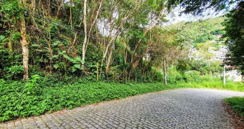 Terreno à venda, 926 m² por R$ 280.000,00 - Cascata Guarani - Teresópolis/RJ
