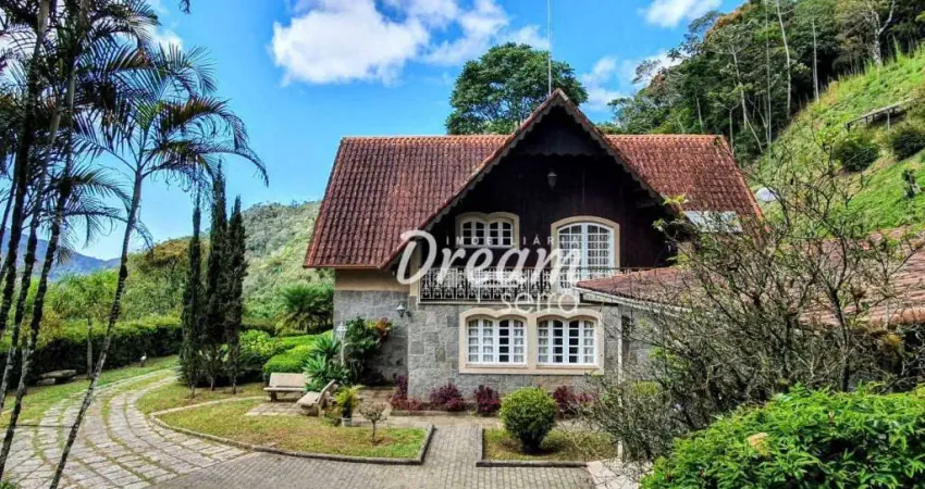 Casa com 12.500m² de terreno 3 dormitórios à venda, 500 m² por R$ 2.250.000 - Iucas - Teresópolis/RJ