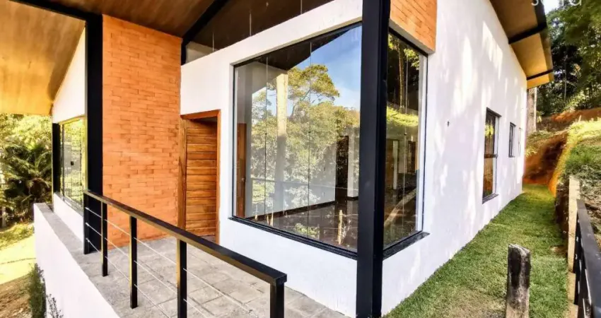 Casa com 3 dormitórios à venda, 134 m² por r$ 840.000,00 - vargem grande - teresópolis/rj