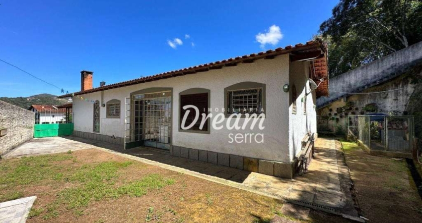 Casa com 3 dormitórios à venda, 217 m² por R$ 650.000,00 - Barra do Imbuí - Teresópolis/RJ