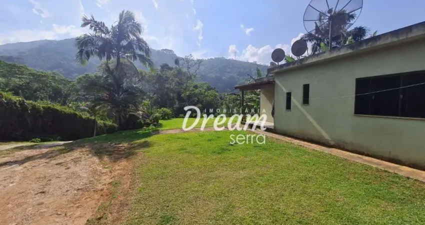 Casa com 3 dormitórios à venda, 170 m² por r$ 675.000,00 - albuquerque - teresópolis/rj